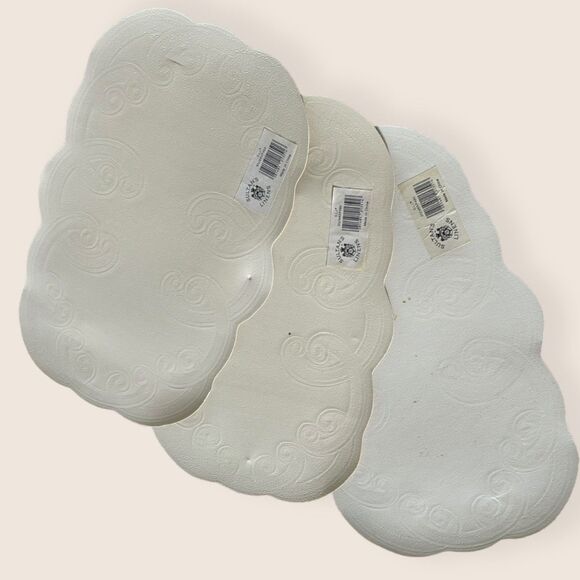 🌟 VINYL GOLD PLACEMATS SET OF THREE SULTAN'S LINENS VINTAGE - Picture 3 of 4